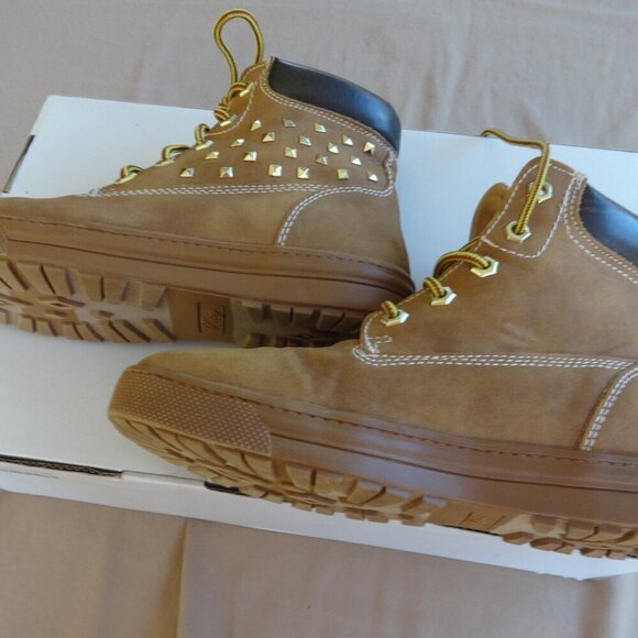 Pastry Love women's size 8 combat boot lace up light brown faux suede gold studs - Picture 13 of 16